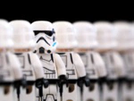 Conformity behavior in group decisions with mixed groups of human and computational agents