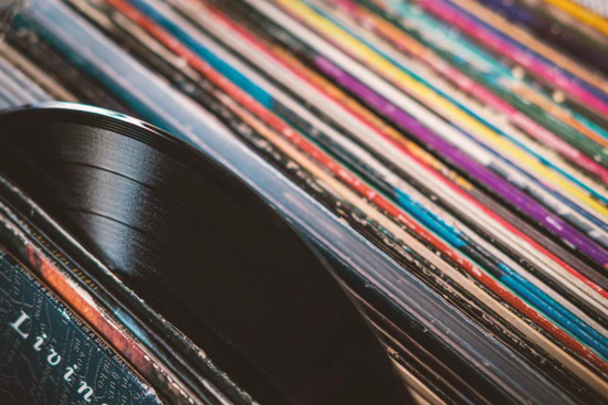 Context in music recommender systems